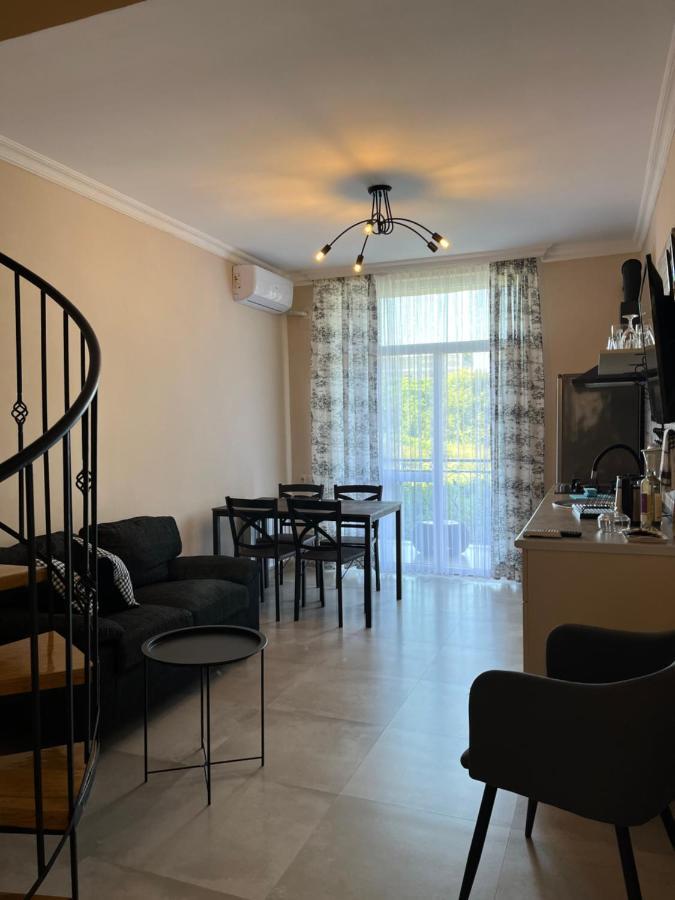 Appartement A Cozy House For Guests à Kobuleti Extérieur photo